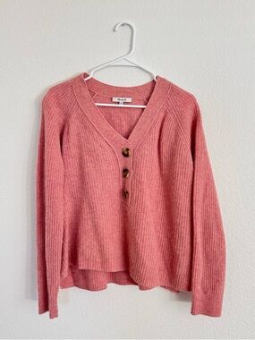 Madewell // Dusty Rose Ribbed V-Neck Button Pullover Sweater